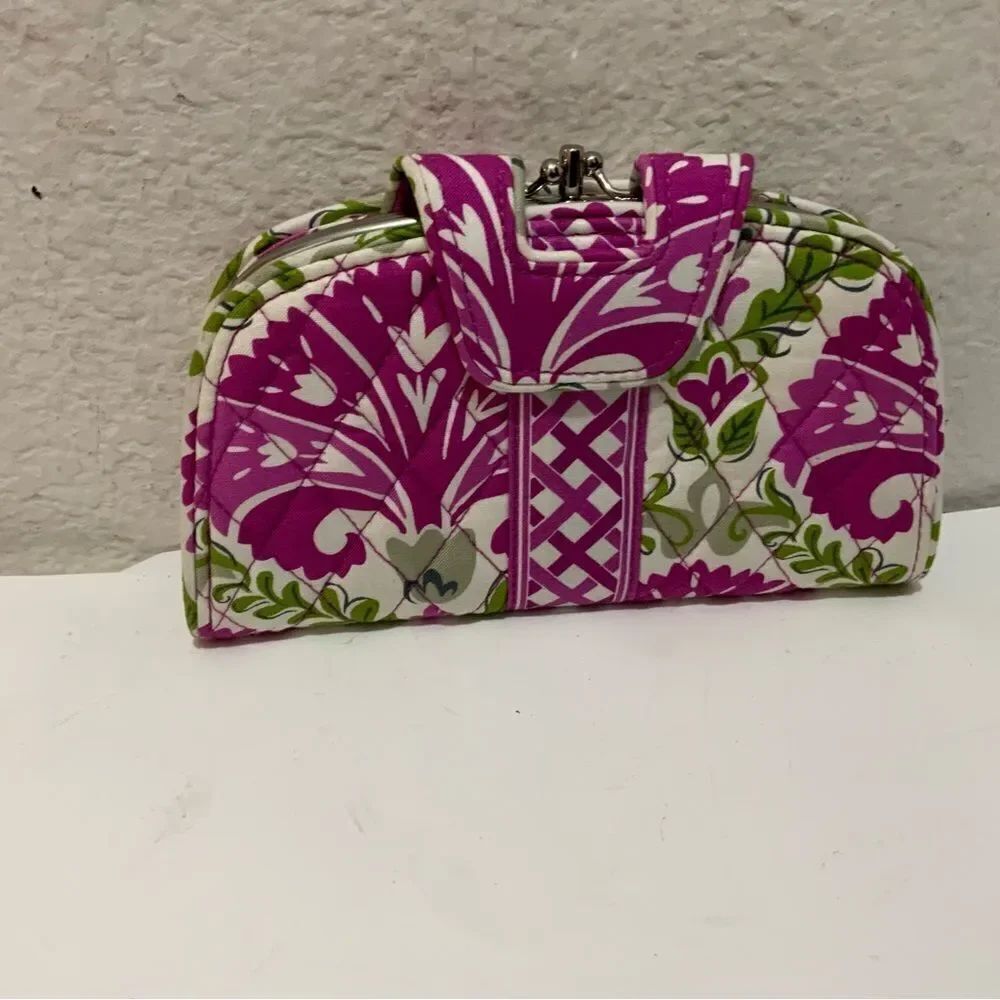 New Vera Bradley Kiss and snap Lock Wallet